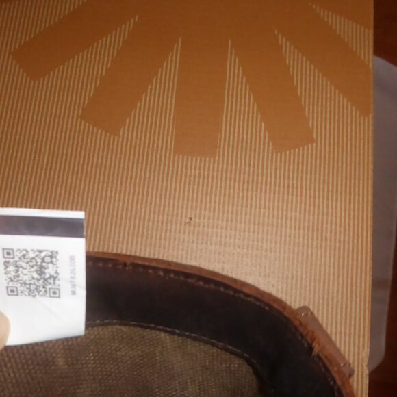 FINAL SALE ๐UGG Lockie Boots Women's 6 Big Kids 4 New in Box * - Picture 12 of 16